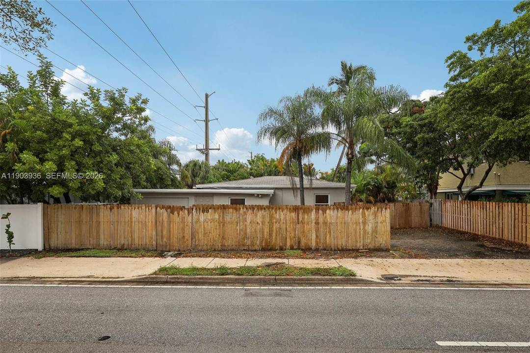 Welcome to this well maintained 3 bedroom, 2 bath home in the heart of Fort Lauderdale, offering both comfort and convenience.
