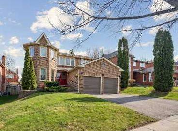 Stylishly Renovated 4 1 Bed 4 Bath Home on a 50 Ft Mature Lot in high demand South Newmarket !