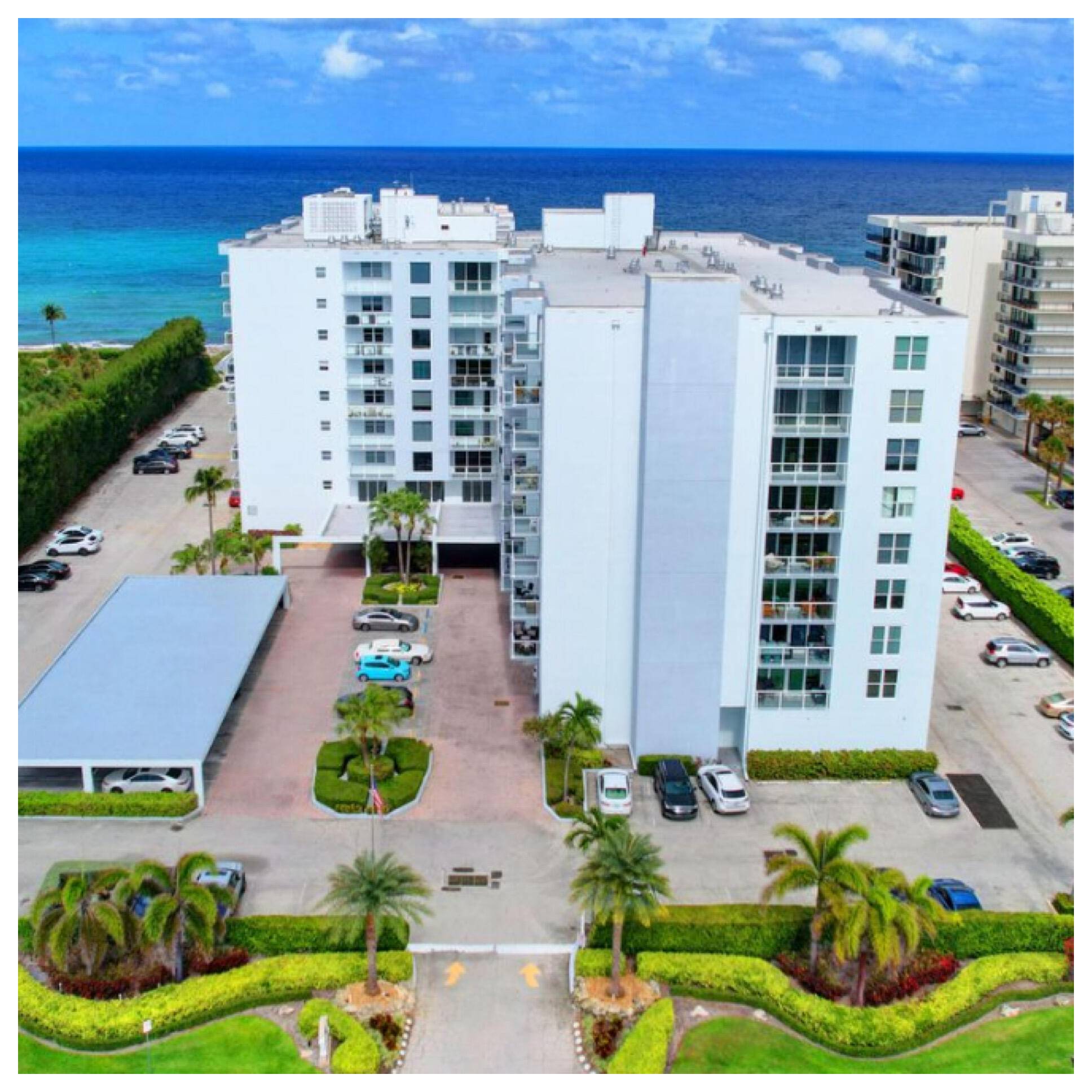 OCEAN, OCEAN, OCEAN ! Don't miss the opportunity to rent this stunning, renovated beachfront condo on the legendary Palm Beach Island !