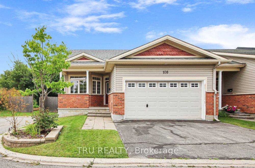 Welcome to a stunning end unit adult lifestyle bungalow in the highly sought after Village Walk community in Carp.