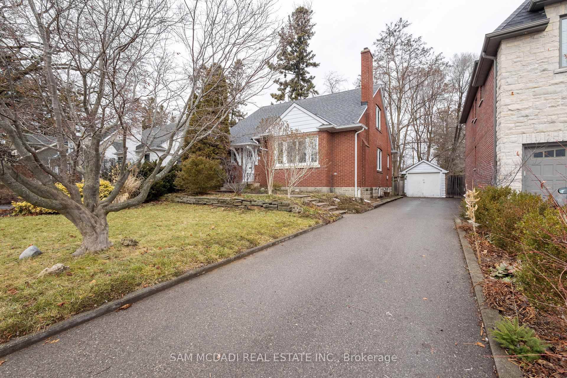 Nestled On A Charming Street Lined With Mature Trees In The Heart Of Port Credit, This Well Appointed Bungalow Boasts An Impressive 50 X 125 Lot, Presenting A Rare Opportunity ...
