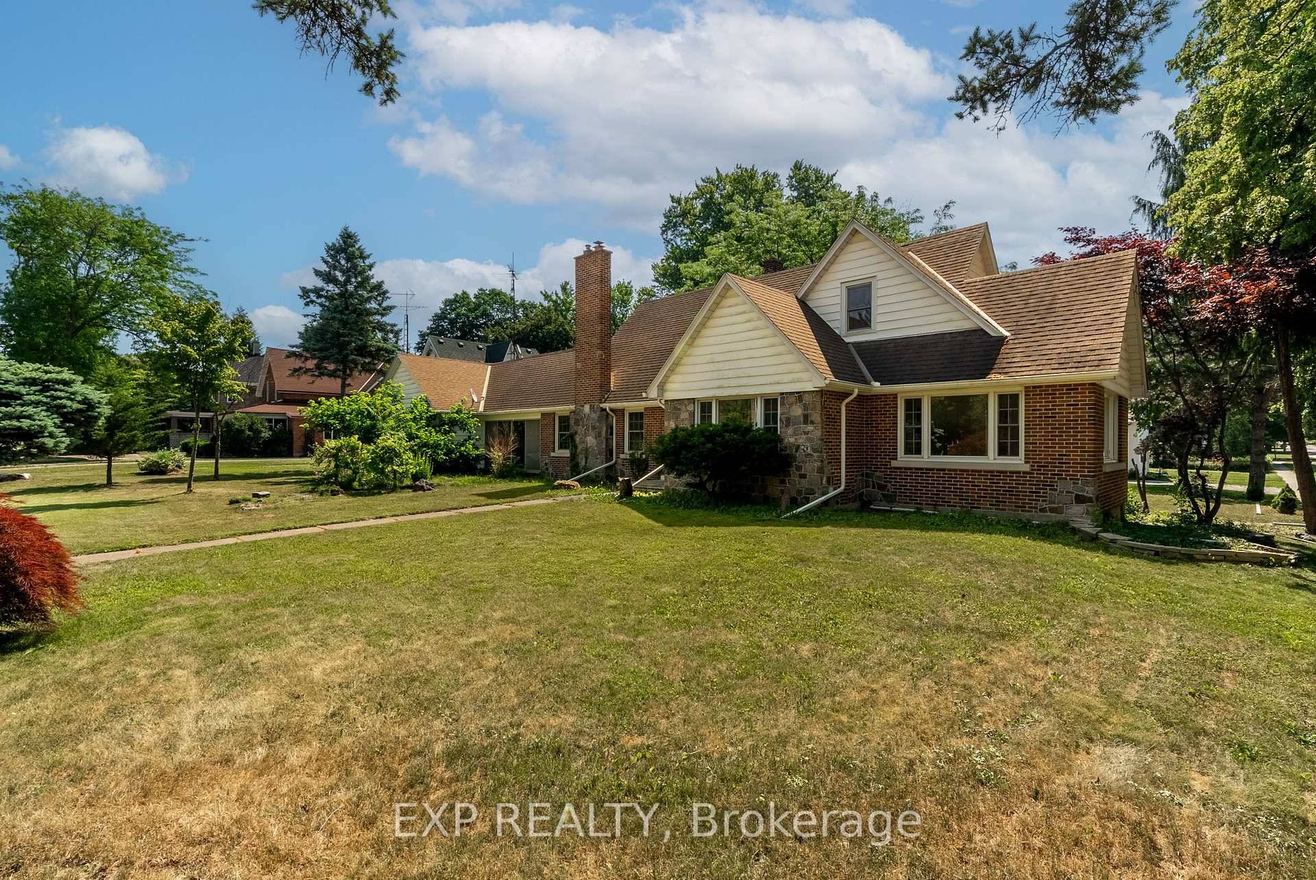 POWER OF SALE LARGE CORNER LOT APPROX 105 BY 165.