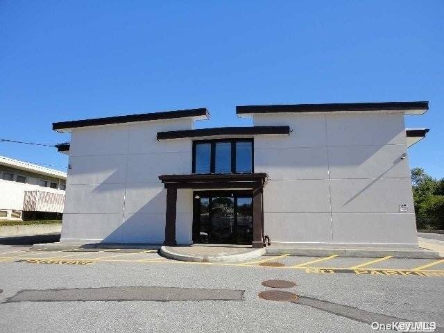 160 Commack, Commack NY 11725