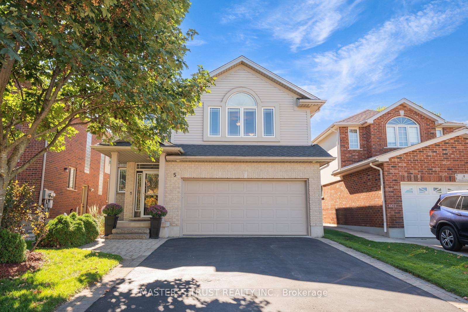 Welcome to 5 Howden Crescent !