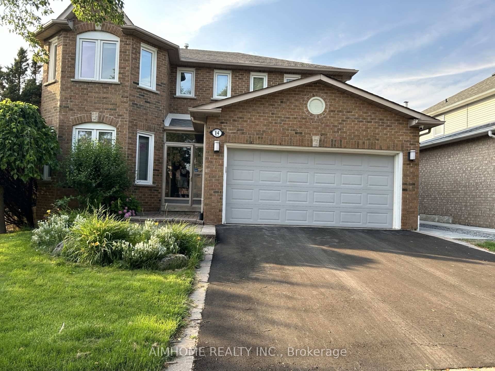 Beautiful Detached Home in Aurora on Lower Level.