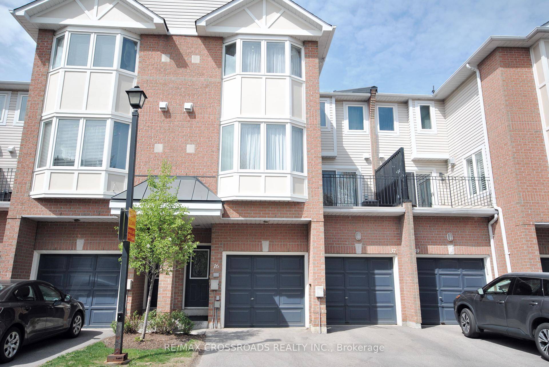 Welcome to this Bright and Spacious 2 Bedroom Plus Den Townhouse in Dorset Park Gated Community.