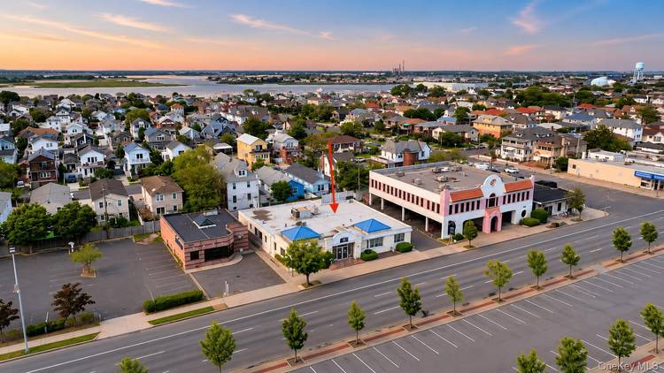 Exceptional opportunity to own or lease a prime commercial property in the heart of Long Beach.