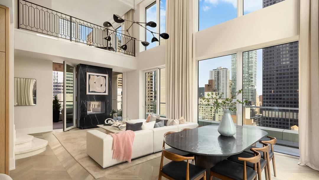Penthouse A at 660 Lexington is a spectacular four bedroom, four and one half bathroom triplex residence spanning 3, 750 interior square feet, and offering dazzling views to the South, ...