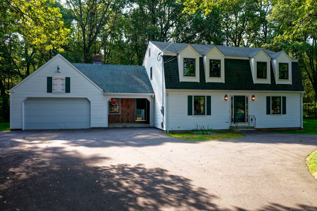 Looking for space, comfort, and charm in a quaint country town ?