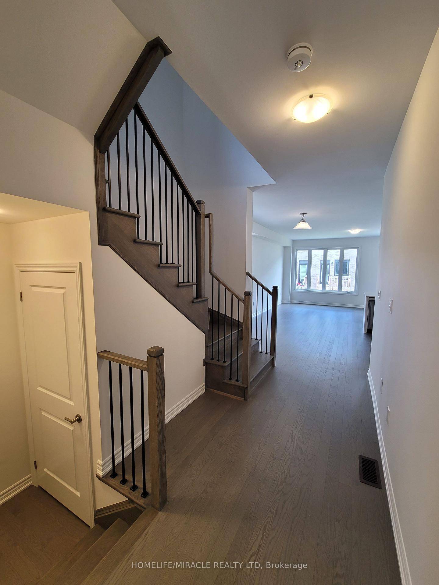 Welcome to this beautifully upgraded freehold townhouse.