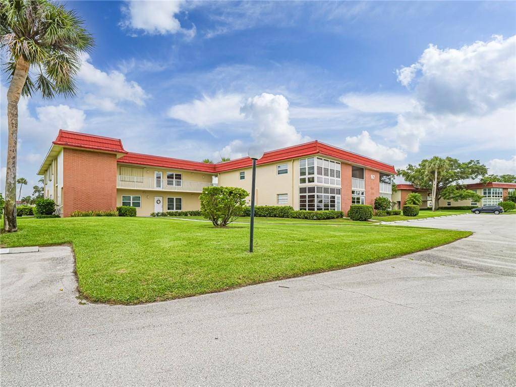 The time to buy is NOW ! A most tempting offering for this absolutely adorable first floor condo overlooking the lake and fairways in golf course community with lots of ...