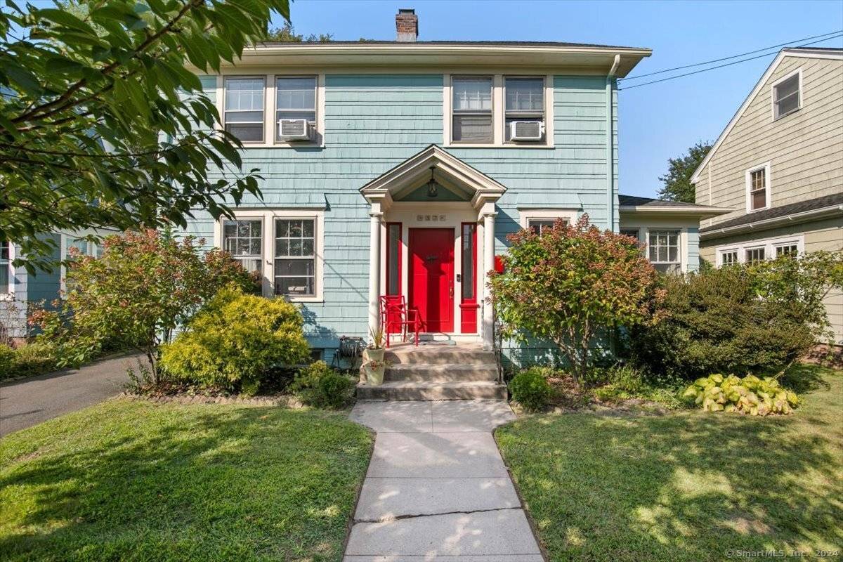 Move right in to this beautiful Spring Glen home.