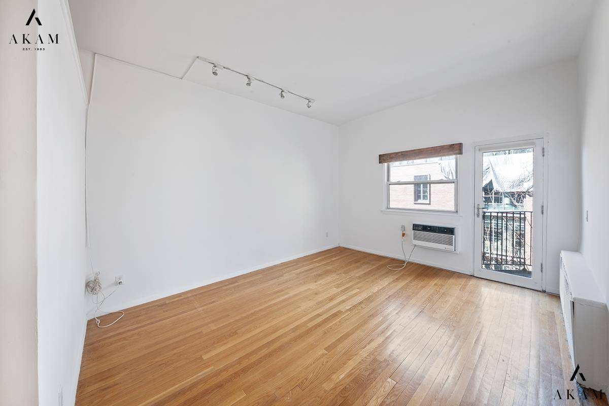 Welcome to your new home in the heart of Greenwich Village, just two blocks south of the iconic Washington Square Park !