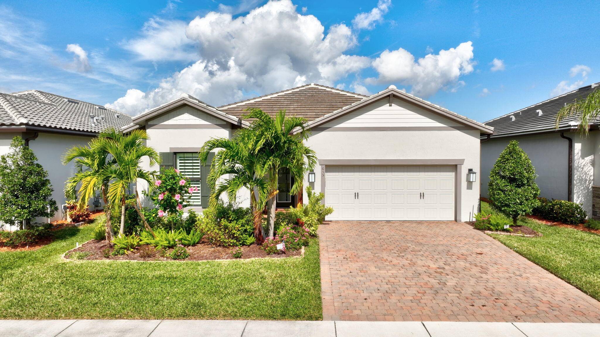 Luxury Lakefront Living !