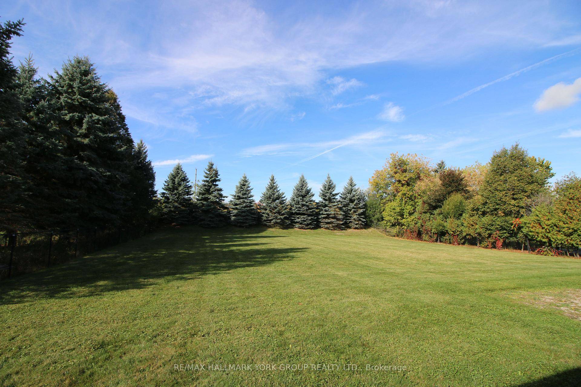 An Exceptional Opportunity In One Of Aurora's Most Prestigious Neighbourhoods.
