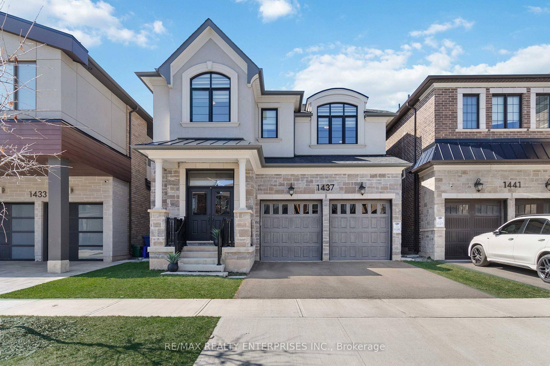 Welcome to this exquisite executive home in the highly sought after Upper Joshua Creek community a prime loc perfect for families and professionals alike, Thousands invested in breathtaking upgrades every ...
