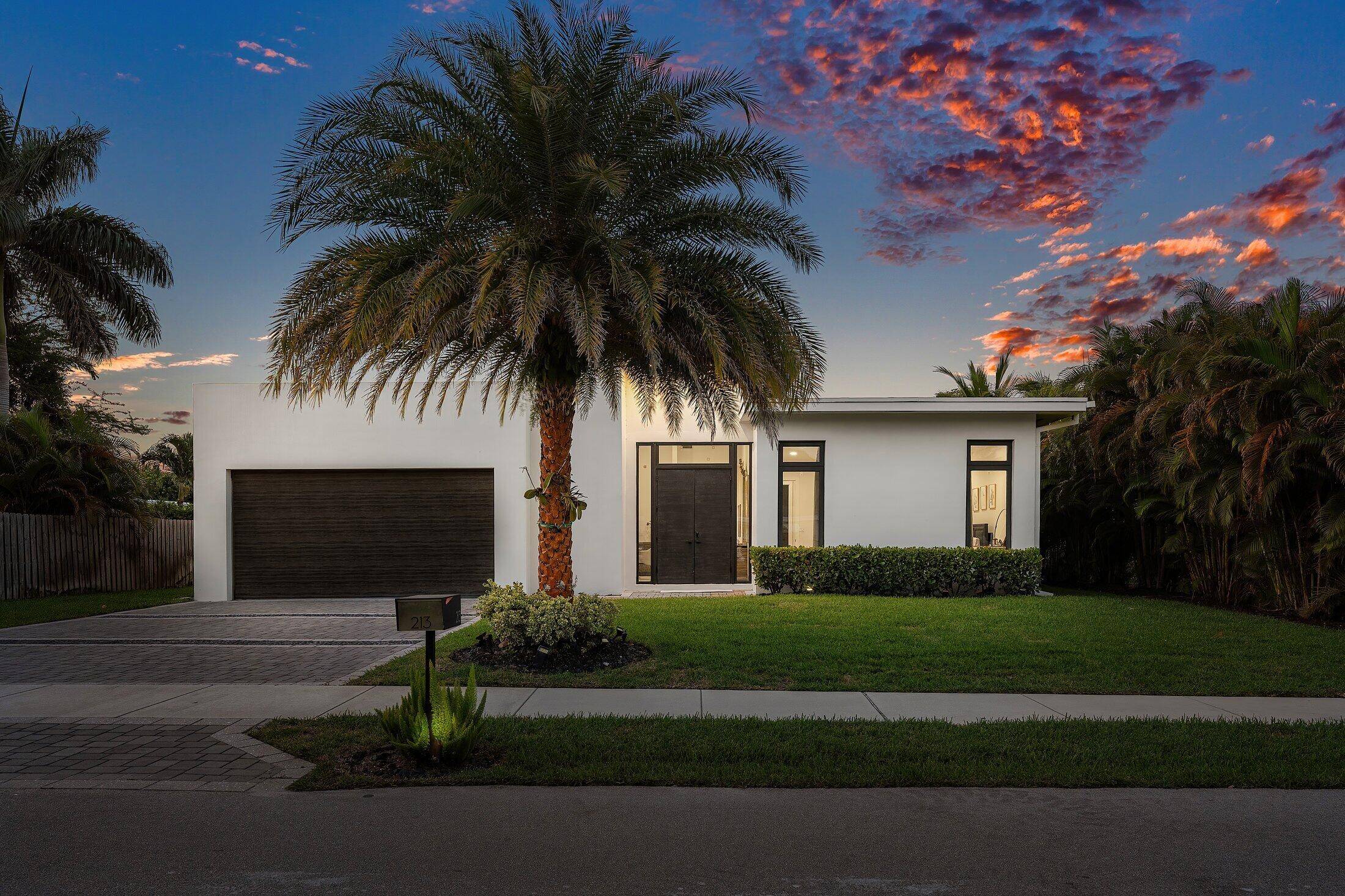 Modern luxury just moments from Downtown Delray the beach !