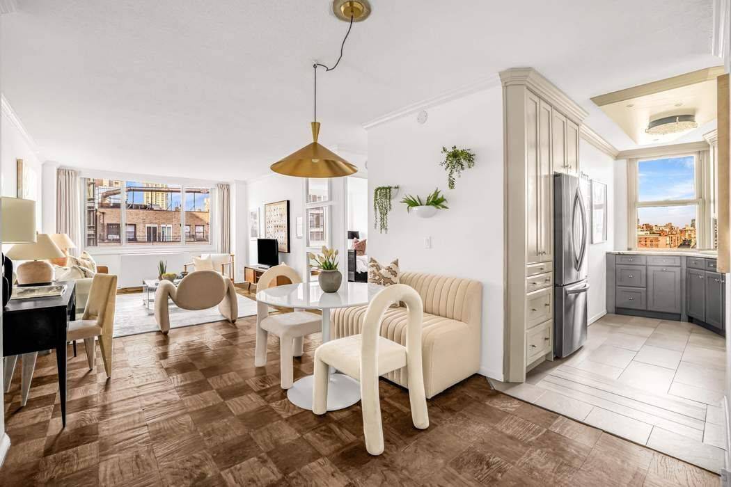 This expansive, high floor one bedroom residence offers exceptional scale and light, with generous west facing windows.