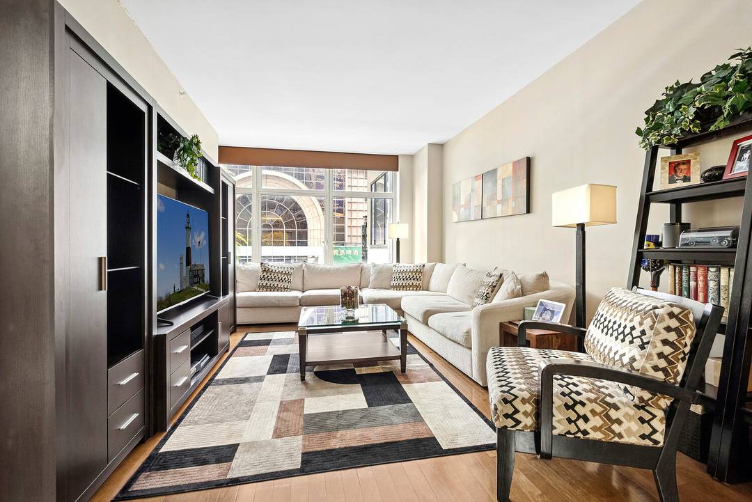 Beautiful, Turnkey, Flex 2 Bedroom in the heart of the Midtown.