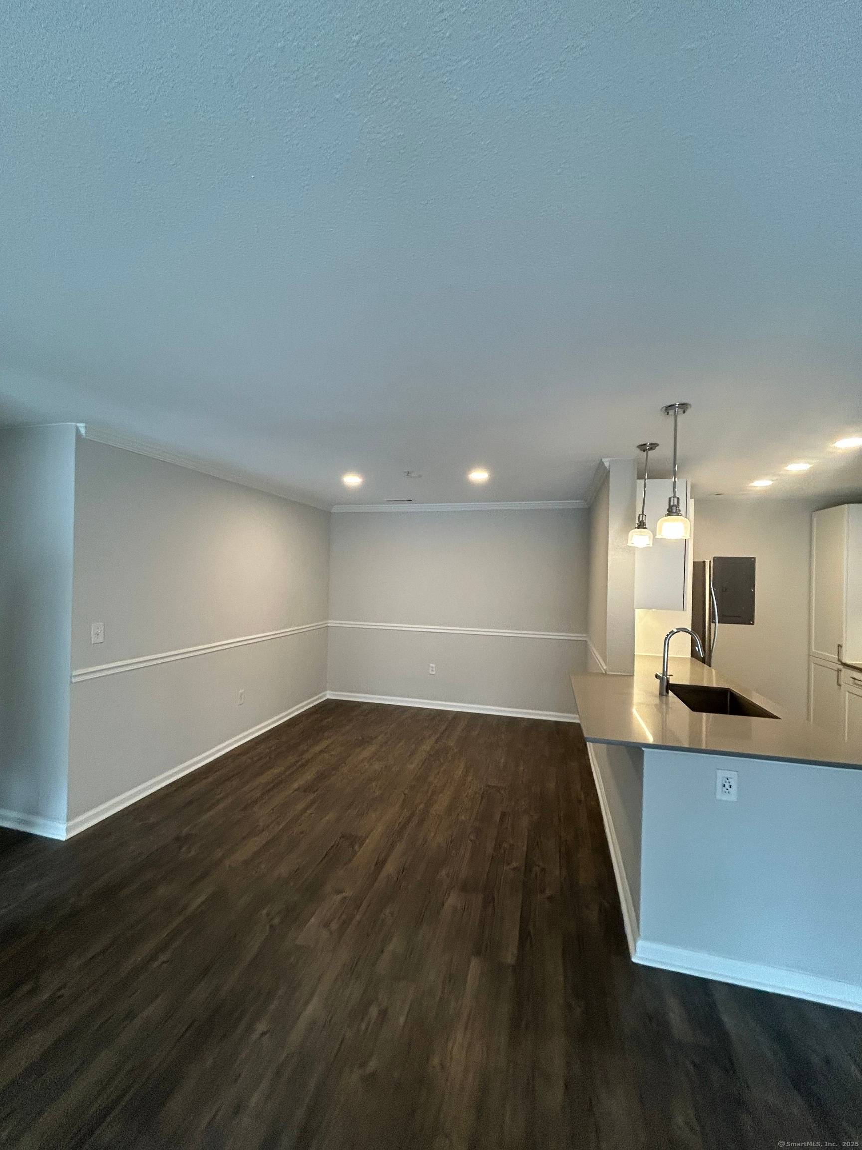 Understated elegance, modern conveniences and a peaceful, wooded location come together to create a community that feels like a tranquil retreat in the heart of Darien, Connecticut.