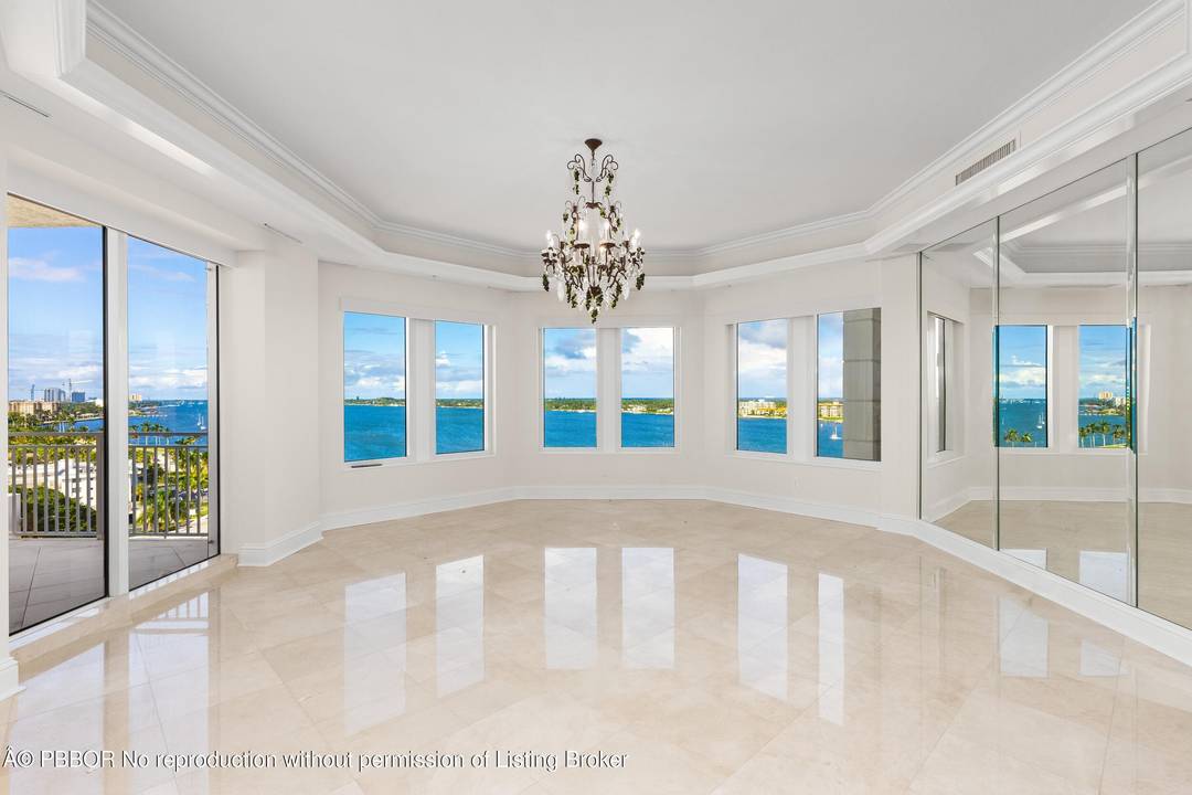 Fantastic Lakefront condominium with over 6, 000 total square feet, 4 bedrooms, 3 baths, and 2 powder rooms.