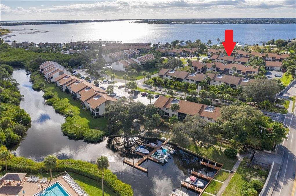 5000 BUYER CREDIT ! Buy Down your Rate or New Boat Deposit !