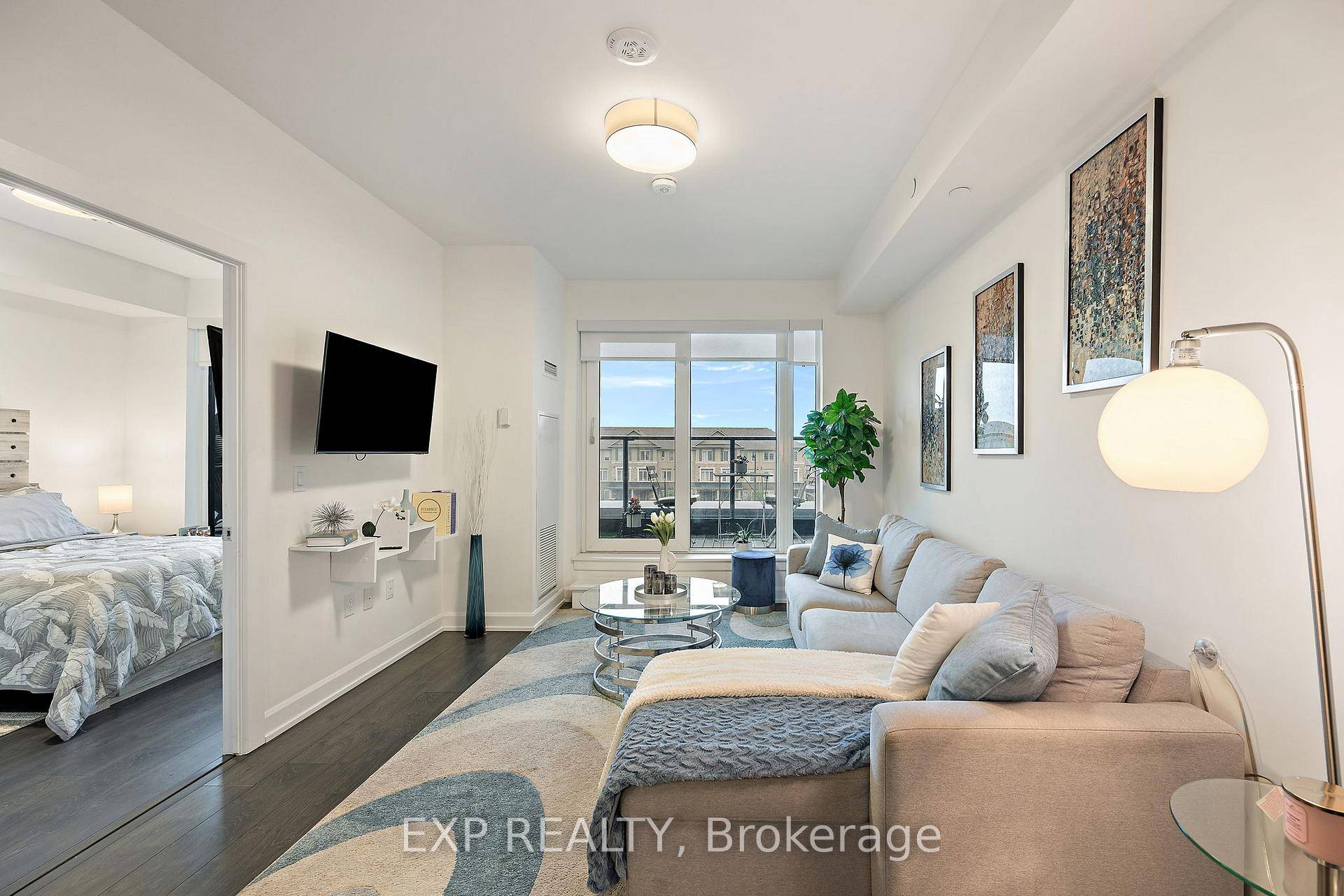 Bright, Modern, Stylish, Luxury Condo In The Prime Location Of North Oakville !