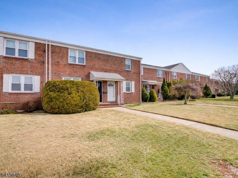 Welcome to this charming opportunity in Linden, a home full of potential just waiting for your personal touch !