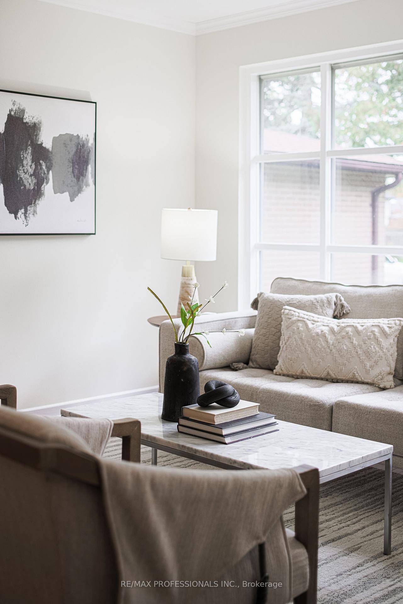 This is 9 Donalbain, a charming raised bungalow nestled on a desirable, generous pie shaped lot.