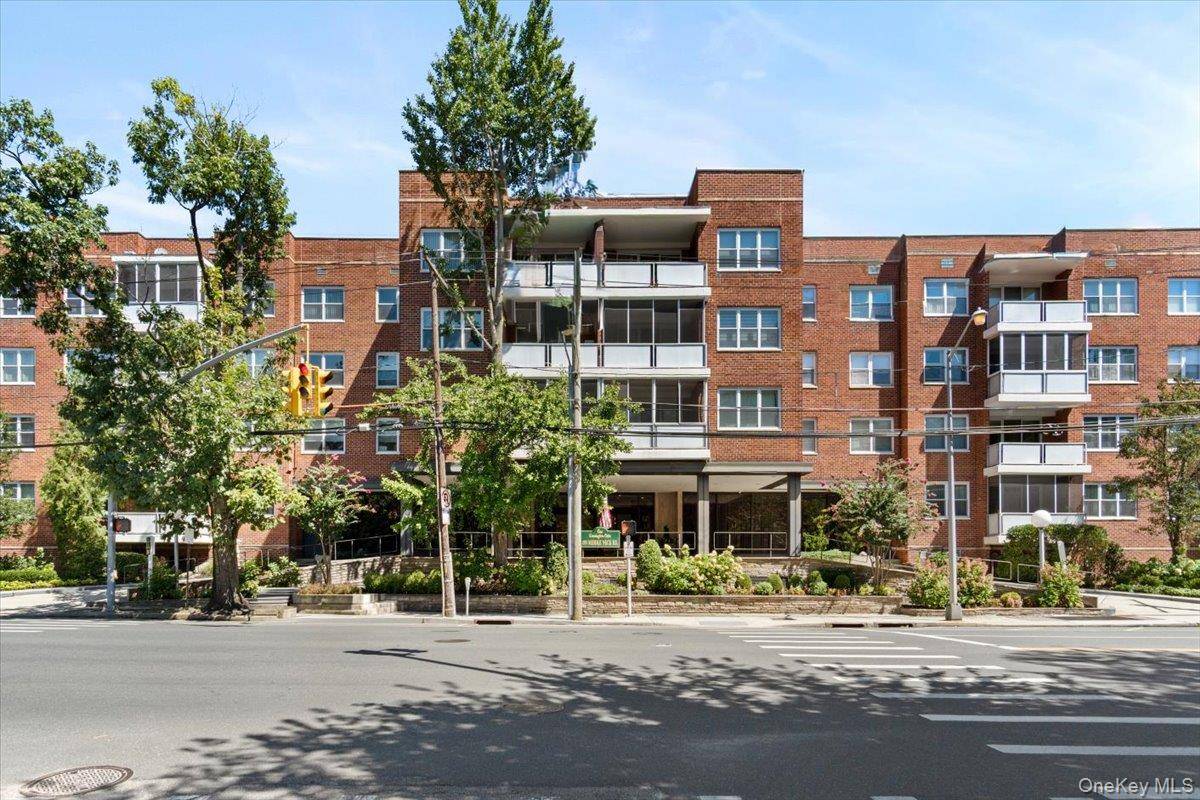 Welcome to this fabulous Junior 4 Unit in one of the most sought after Co op buildings in Great Neck, close to all.
