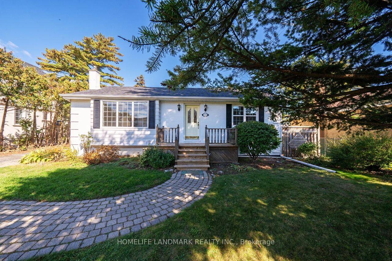 Charming Fully Renovated Bungalow in Prime Bronte East, OakvilleWelcome to this beautifully upgraded bungalow in one of Oakville's most desirable neighbourhoods Bronte East, where modern comfort meets classic charm.