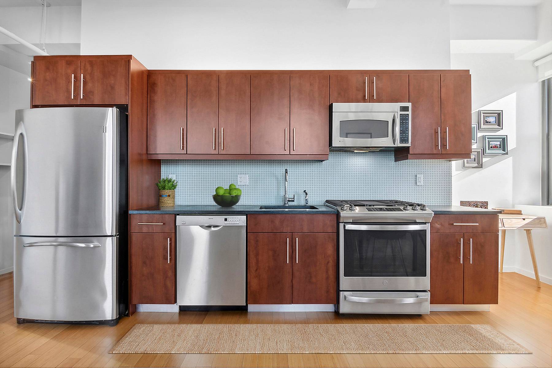 Spectacular Light filled Corner Condo High floor, corner residence in pet friendly BellTel Lofts has spectacular light, expansive views, and an enchanting floor plan making it a rare opportunity not ...