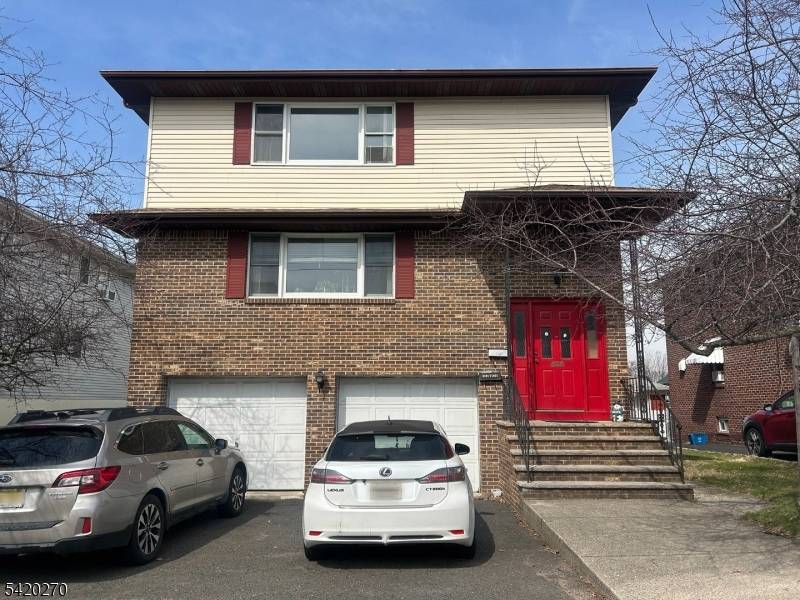 This well kept 2 family house is commuter's and investor's dream !