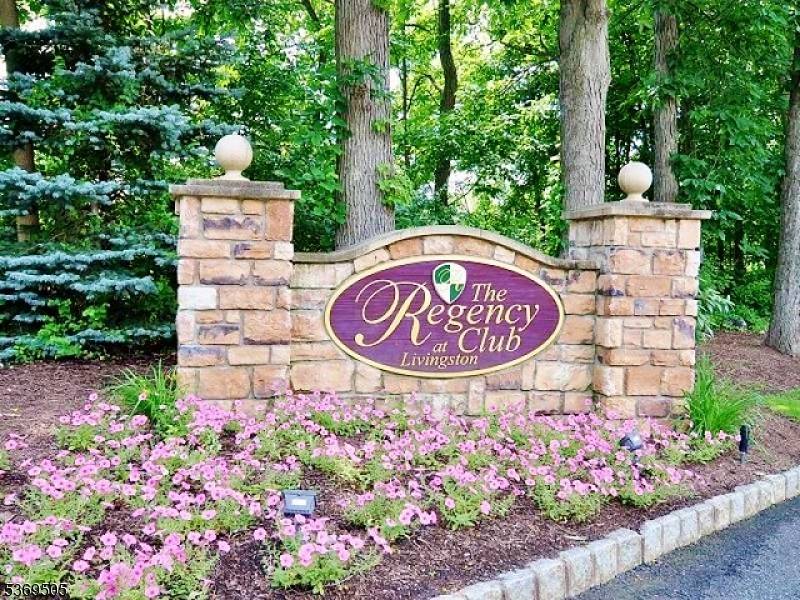 Beautiful 3 bedroom, 2. 1 bath Mayfair model townhouse in the desirable Regency Club.