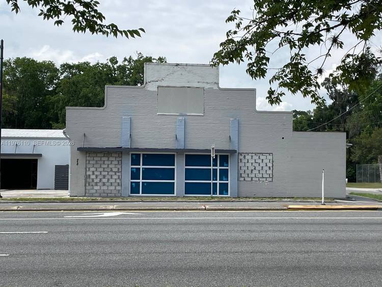 Prime commercial industrial opportunity located on a high traffic avenue in Gainesville with excellent visibility and accessibility.