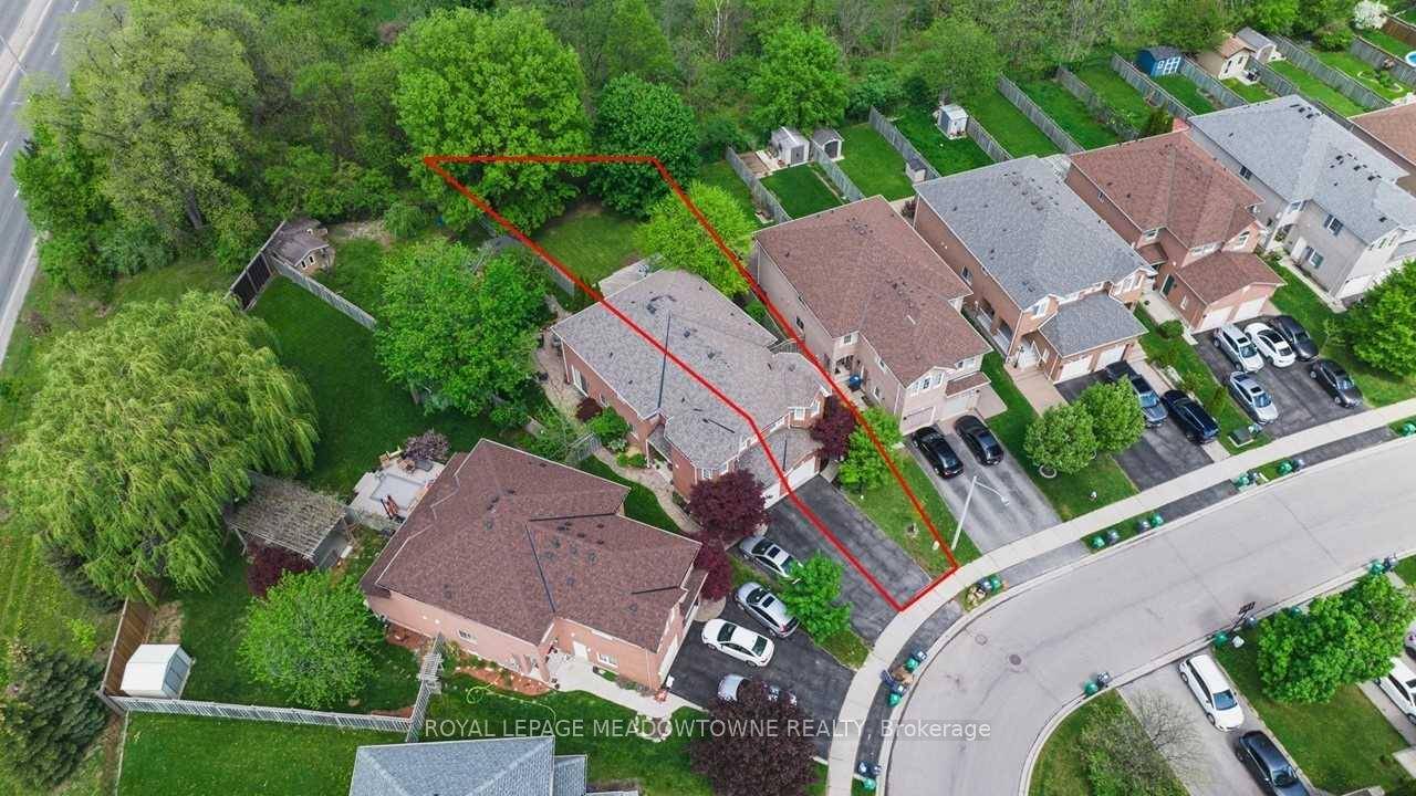Beautiful Semi Detached Totally Renovated In Prime Neighborhood Area Of Meadowvale Village.