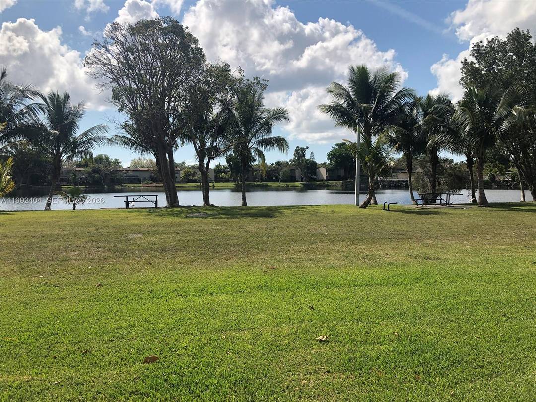 Beautiful lakefront 3 bedroom, 3 bathroom townhouse Experience the perfect blend of comfort, style, and convenience in this rare find with a full bathroom for each bedroom !