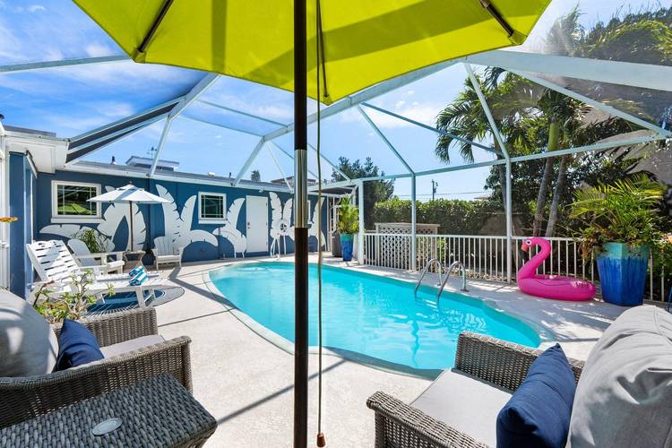 Experience the Coastal charm of Jensen Beach !