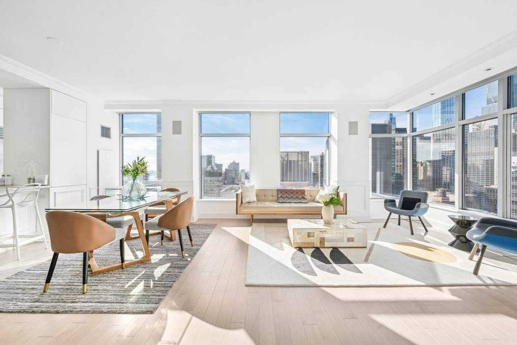 If you are looking for breathtaking city views in Midtown, look no further.
