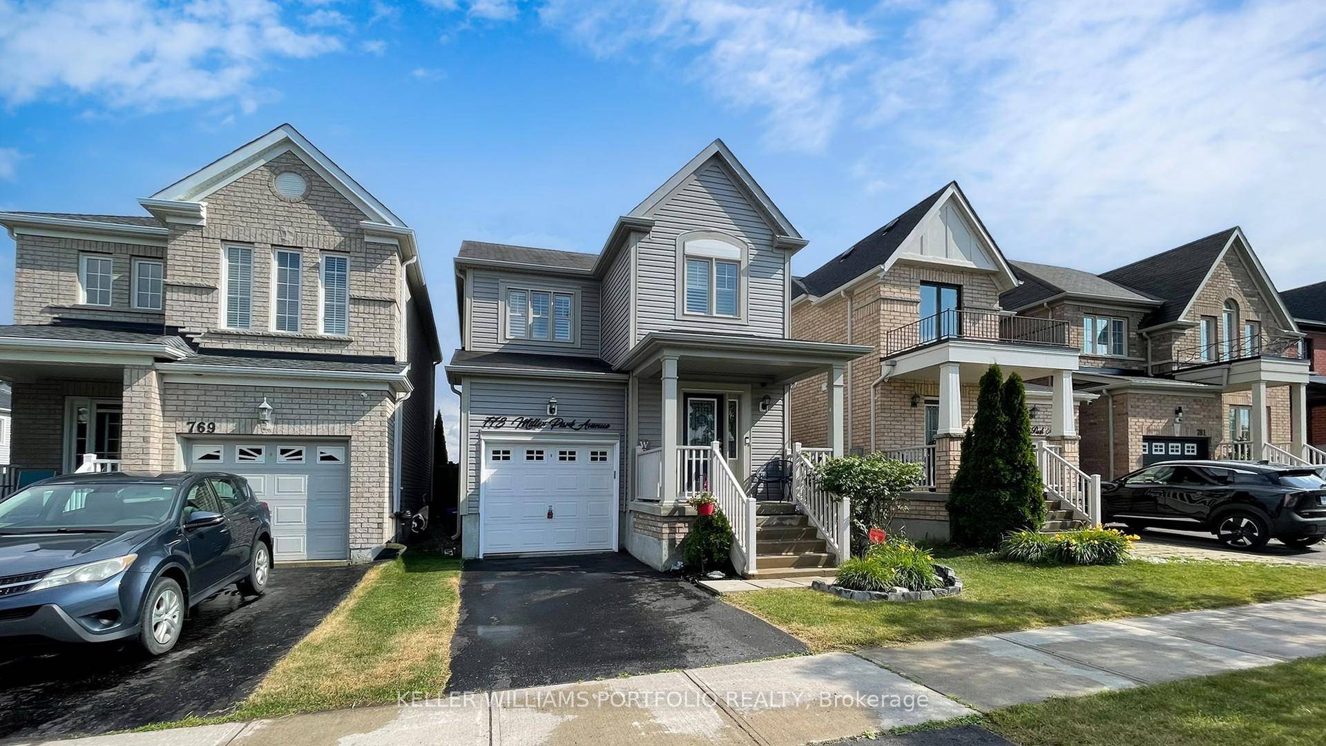 Welcome to 773 Miller Park Avenue, a stunning 3 bedroom, 3 bath detached home, nestled in Bradfords desirable Grand Central neighbourhood.