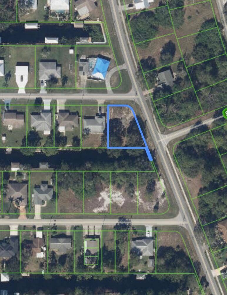 This corner canal lot in picturesque Lake Placid, Florida is the perfect opportunity to create your dream home in Highlands County.