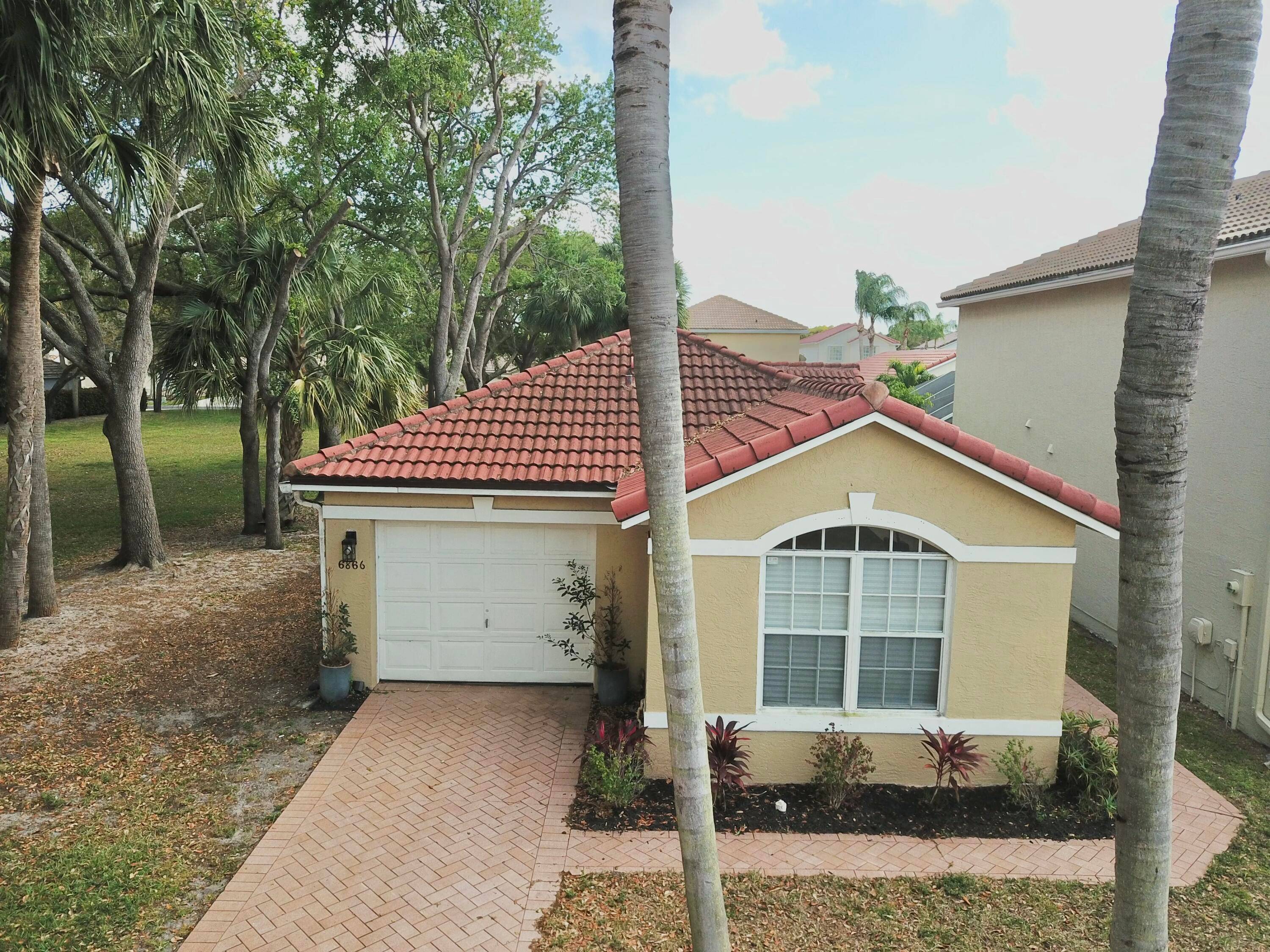 Nestled in the highly sought after Charleston Shores community, this charming turn key one story home boasts a spacious split floor plan with 3 bedrooms and 2 bathrooms.