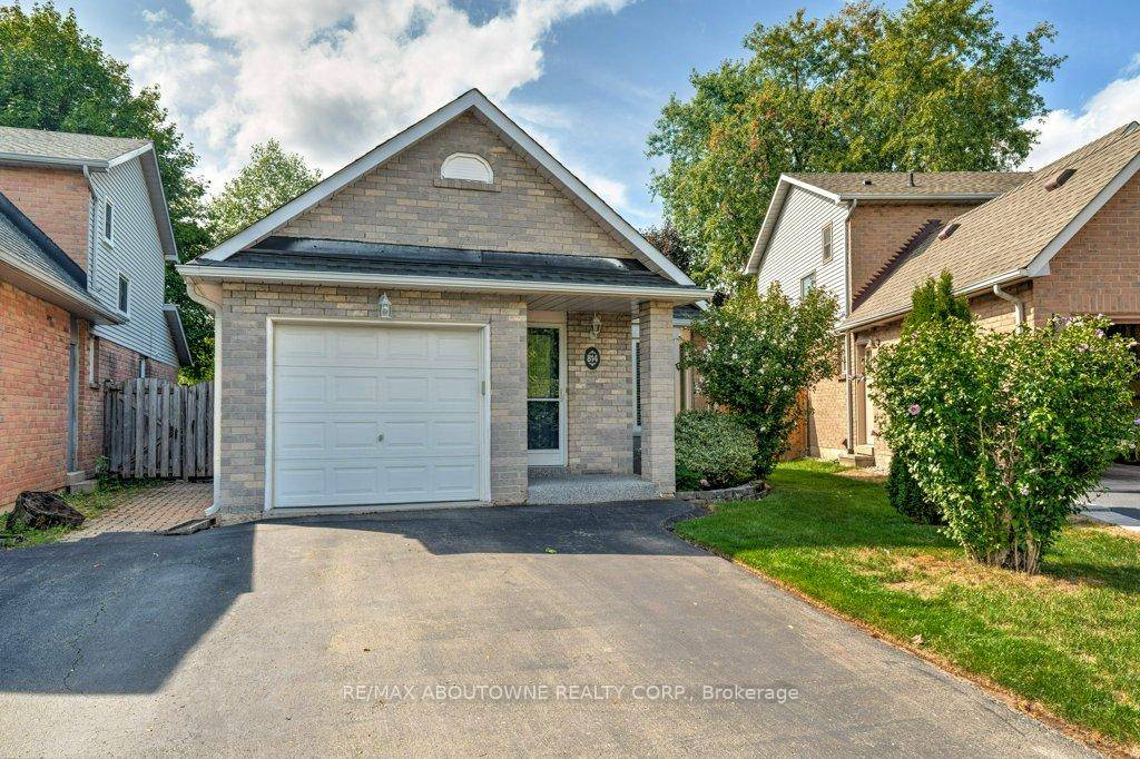 Welcome to 814 Miriam Crescent !