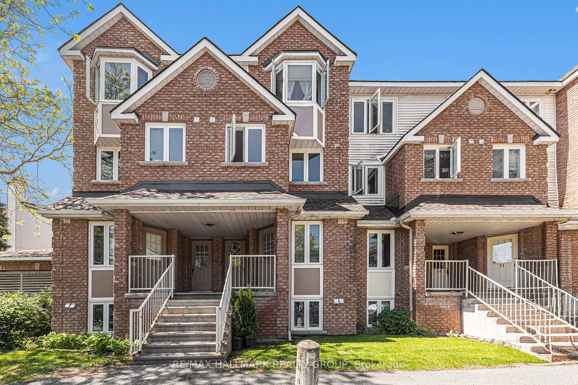 Welcome to this bright and spacious 2 bedroom unit, starting with an inviting foyer that opens into a stunning open concept living and dining area.