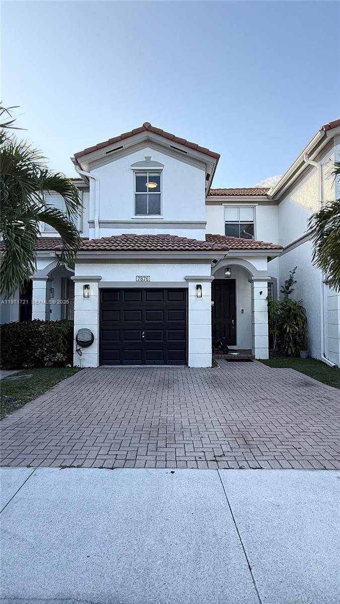 Spectacular townhouse located in Antillas, Doral, featuring a beautifully remodeled kitchen and updated bathroom, new A C unit, brand new appliances, closets and a new washer and dryer, all in ...