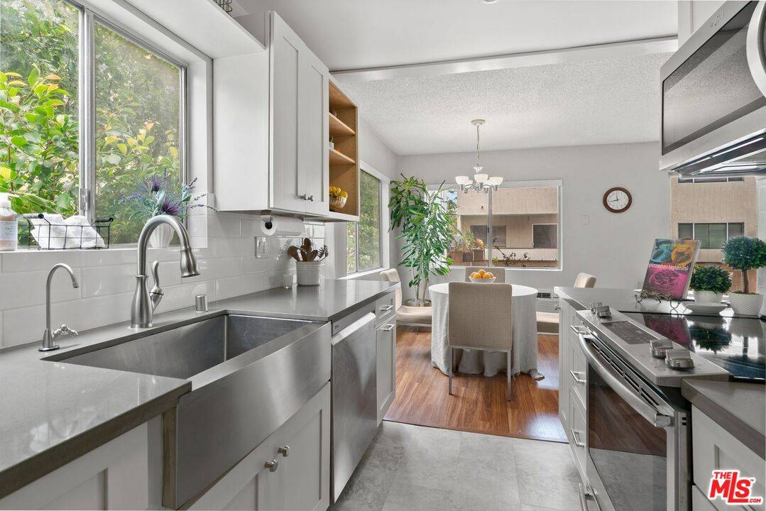 1831   Prosser Ave 2BR Beverlywood La