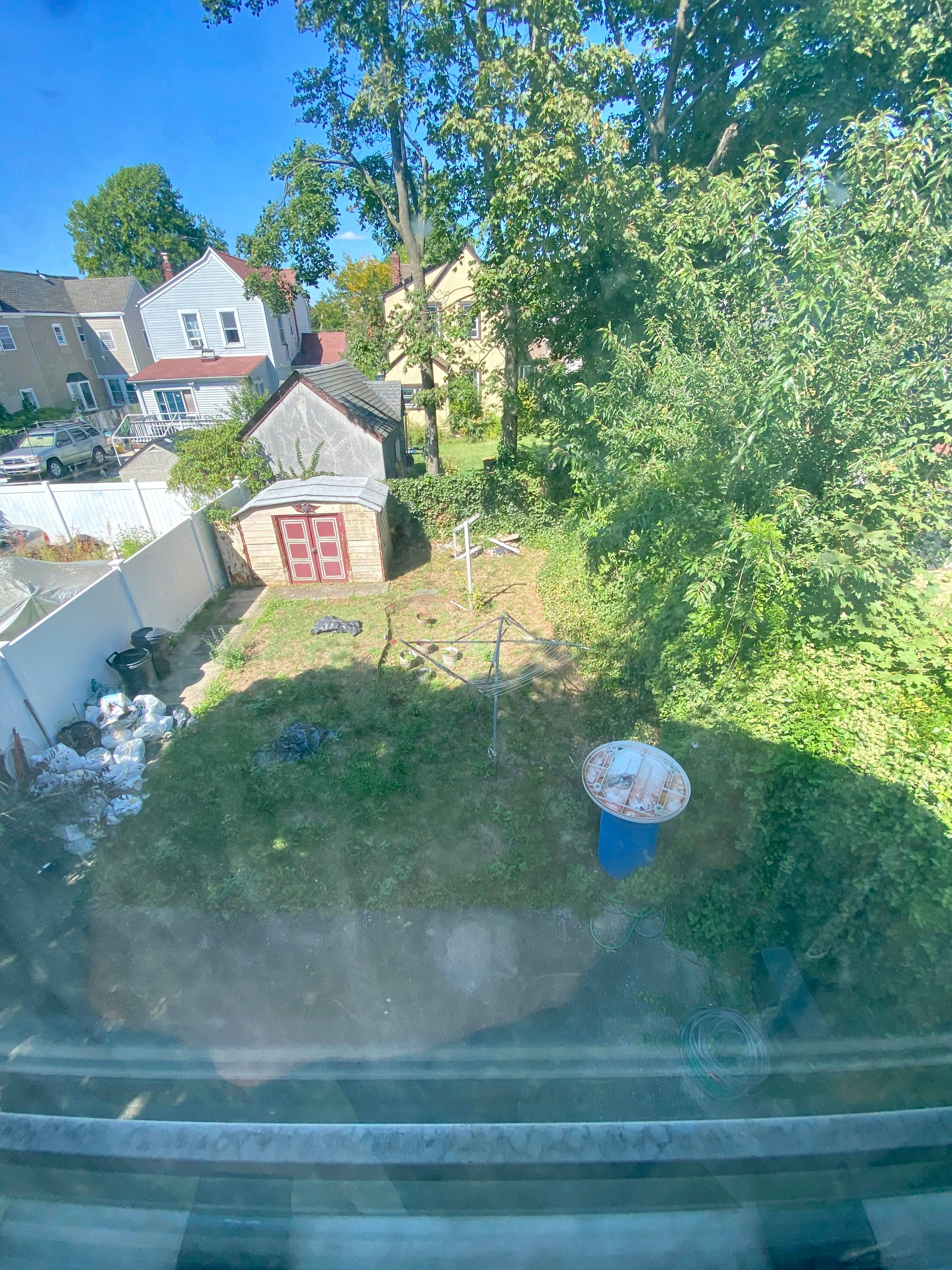 Here is your opportunity to own a single family home in the very desirable neighborhood of Saint Albans.