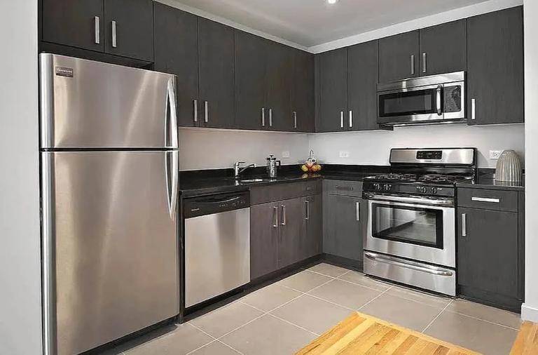1 bedroom residence at Highline 537 !
