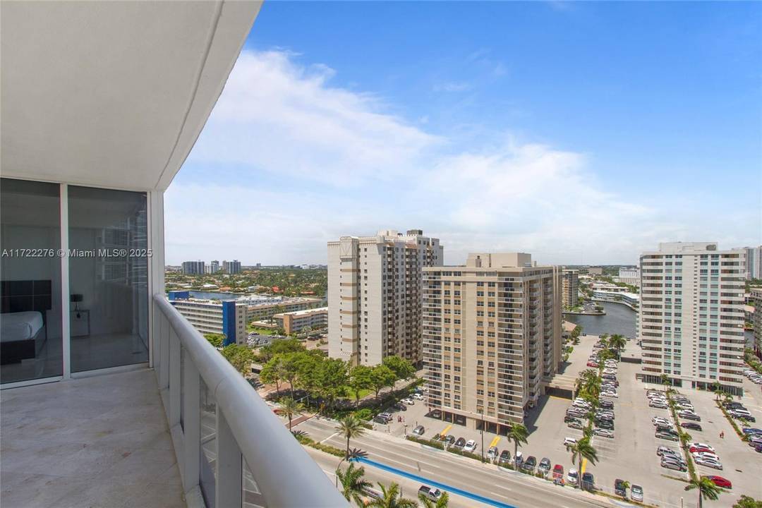 Beautifully 3 bedroom, 3 bath condominium with stunning Intracoastal views.