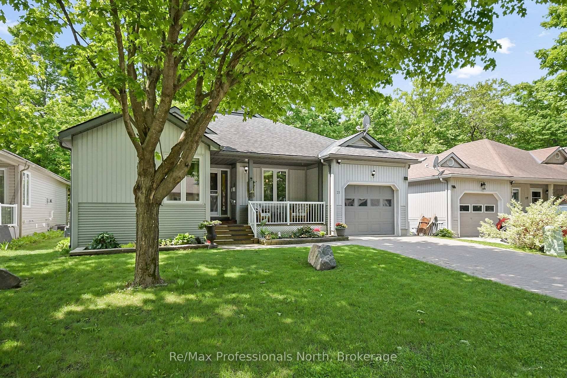 Welcome to Pineridge retirement community, a highly sought after area of Gravenhurst !